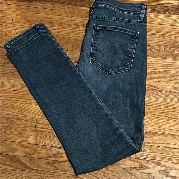 Fidelity - Picture 5 of 10